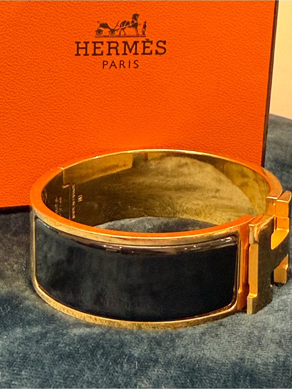 Hermès Clic Clac H PM Bracelet Black Enamel Gold - Picture 3 of 12